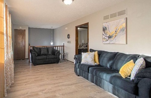 Waldron Casa | Cozy Home near Airport Zona Rosa shopping centers Restaurants and more