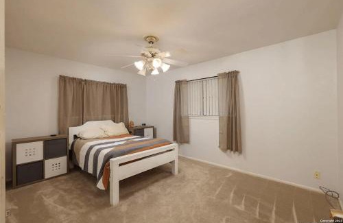 North San Antonio - SAT Casa | Cozy Home Near Airport,fast EV Charger & Theater
