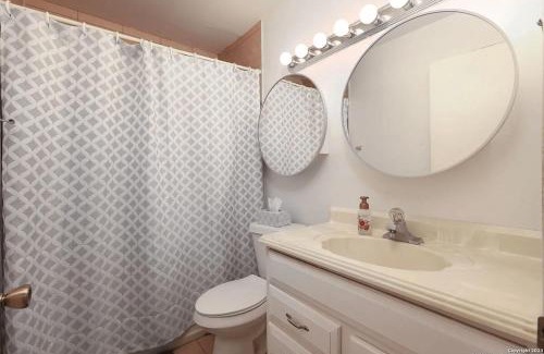 North San Antonio - SAT Casa | Cozy Home Near Airport,fast EV Charger & Theater