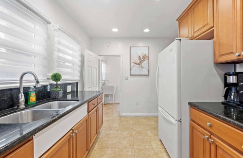 San Gabriel Apartamento | Cozy Home Near LA with Full Kitchen & Laundry