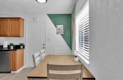 Stockton Casa | Cozy Home Near UOP w/ RV & Boat Parking