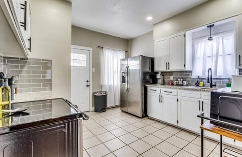 Wichita Casa | Cozy Home Near Wesley Hospital! Travel Nurse Oasis