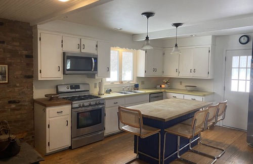 West Stockbridge Casa | Cozy Home on 17 acres in W Stockbridge. Close to the Pike, Slopes, Tanglewood
