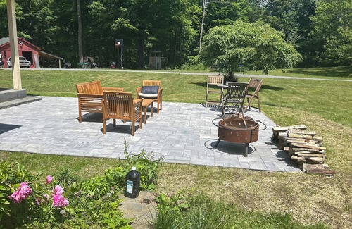 West Stockbridge Casa | Cozy Home on 17 acres in W Stockbridge. Close to the Pike, Slopes, Tanglewood