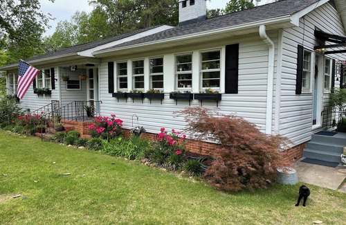 Opelika Casa | Cozy home on a quiet street