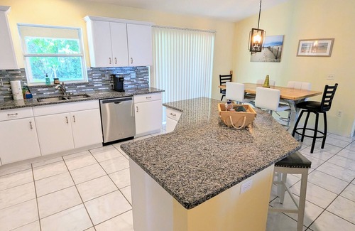 Trafalgar Casa | Cozy home quiet area, short drive to the beach. Perfect for traveling nurse