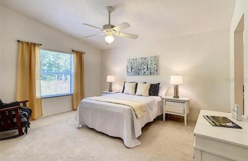 The Villages Casa | Cozy home, Right Next Door to Lake Sumter Square!