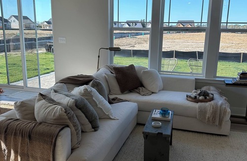 Rehoboth Beach Casa | Cozy home w/ amazing sunsets minutes to DE/MD Beaches: Come enjoy! 4 BR 3 BATH