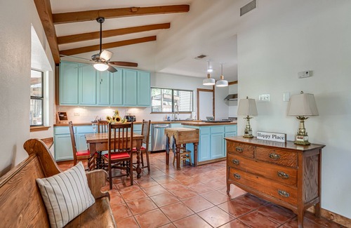 New Braunfels Casa | Cozy Home w/ Cowboy Pool & River Glamping Outdoor