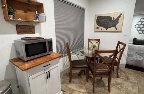 Sacramento Casa | Cozy home w/ pool near Sacramento State and 15 minutes to downtown