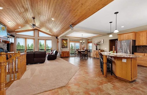 Spokane Casa | Cozy Home w/ Views from Heaven!