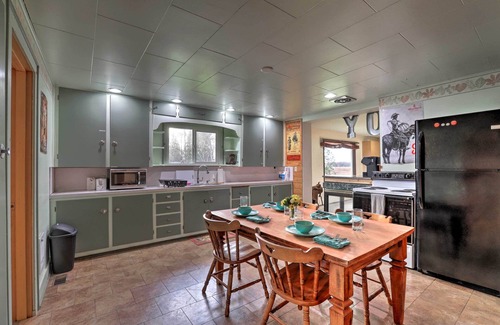 Marietta-Alderwood Casa | ¡NUEVO! Acogedor hogar w / Yard -6 millas a Dwtn Bellingham!
