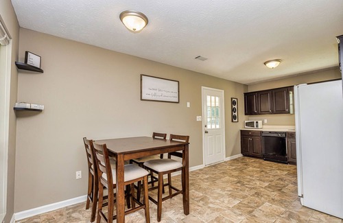 Senoia Casa | Cozy Home - Walkable to Downtown Senoia