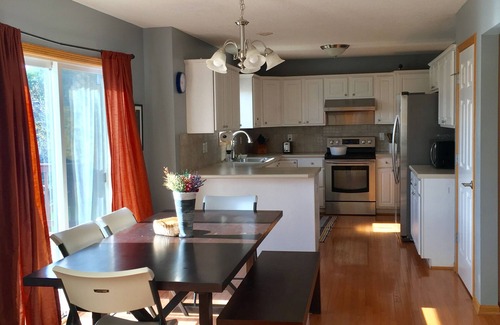 Urbandale Casa | Acogedora casa con 4 habitaciones en Urbandale