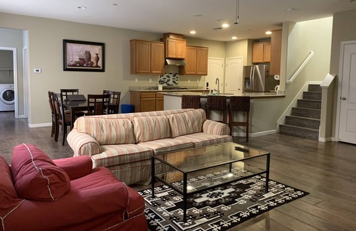 Gilroy Casa | Cozy Home With Cal-King Bed