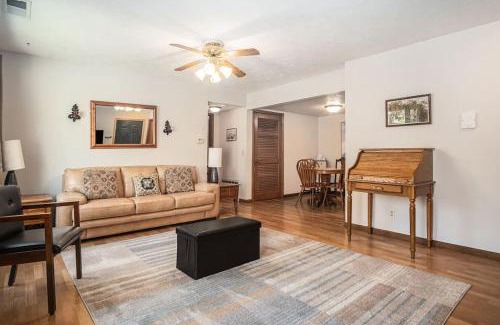 Midtown Casa | Cozy Home with Comfort & Prime Location & King Bed
