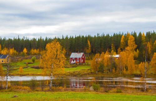 Overkalix Casa | COZY Home with LAKE view-free WiFi - free SAUNA