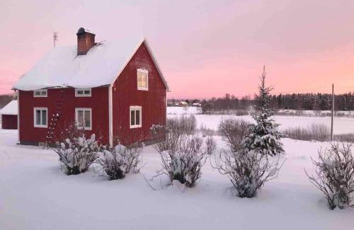 Overkalix Casa | COZY Home with LAKE view-free WiFi - free SAUNA