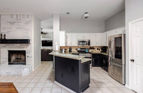 Saginaw Casa | Cozy Home with pool and backyard, 5 bed house.
