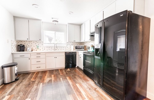 Parkway-South Sacramento Casa | Acogedora casa con piscina 🏊‍♀️