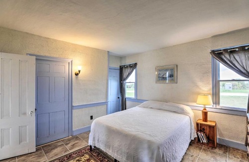 Greene Casa | Cozy Home with Vineyard, Working Farm and Fall Foliage