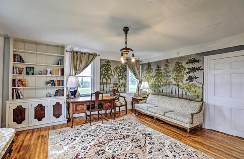 Greene Casa | Cozy Home with Vineyard, Working Farm and Fall Foliage