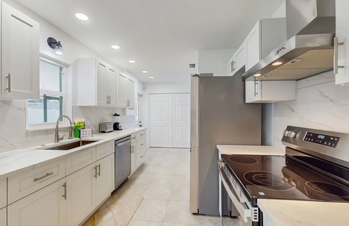 Bradenton Casa | Cozy home with washer and dryer, internet, and prime location