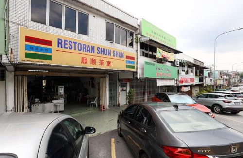 Taman Mutiara Apartamento | Cozy Homestay with Karaoke System & Pool Table