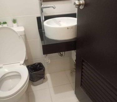 Ugong Cama Y Desayuno | Cozy Hotel Suite in Kasara Pasig
