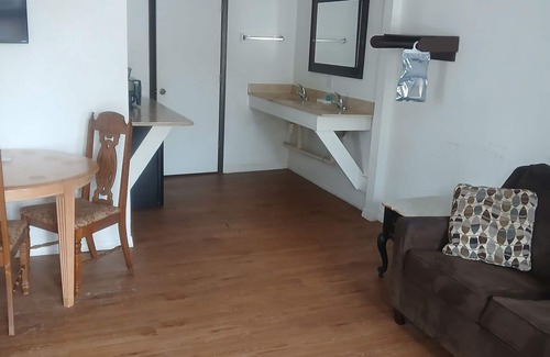 Mayo Apartamento | Cozy hotel suite in peaceful Mayo with AC, WiFi, fitness room