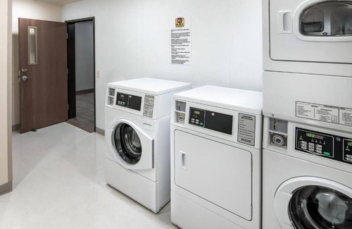Pooler Casa | Cozy Hotel w/In-Room Kitchen, Free Parking, Pet-Friendly, Near Savannah Airport