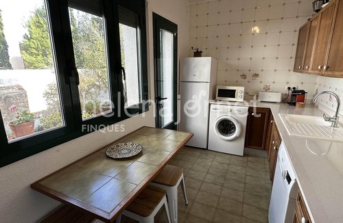 Sant Feliu de Guixols Chalet De Esquí | Acogedora casa a menos de 100 metros de la playa de Sant Feliu de Guíxols.