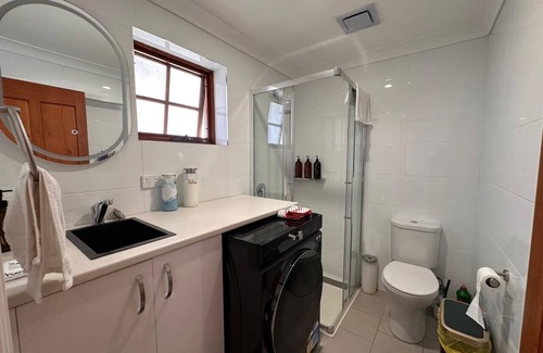 Keiraville Apartamento | Newly renovated 4 BR 2 BathRm house, walk to Uni
