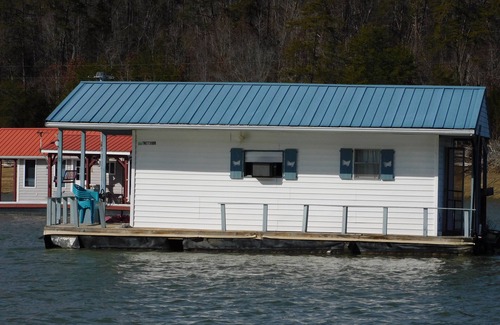 New Tazewell Alquiler De Eote | Cozy house boat in enchanting New Tazewell on Norris Lake with AC, WiFi