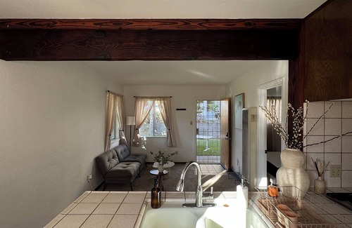 Crown Point Villa | Cozy house by the bay
