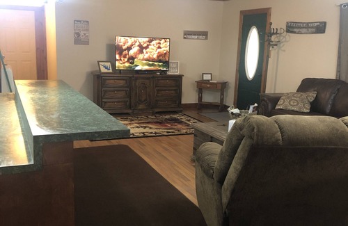 Chatham Casa | Cozy house close to public boat launch.