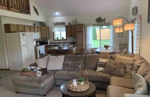 Lake City Casa | Cozy house close to town and the beach