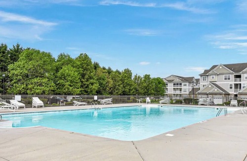 Milford Condominio | Cozy House close to the beach, shopping centers and DE Turf. Pet friendly.