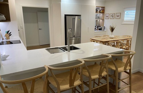 Forresters Beach Casa | Cozy House in Forresters Beach - modern interiors