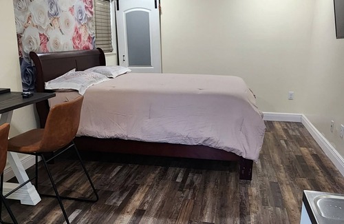 Town N County Park Casa | Cozy house in charming Tampa with AC, WiFi