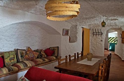 Gorafe Casa | Cozy house in Gorafe + pool