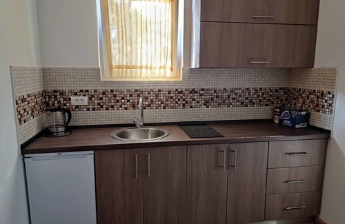 Susanj Casa | Acogedora casa en un pinar
