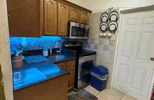Colinas de Miramar Apartamento | Cozy house near SJ w/ light 24/7