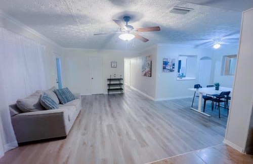 Arlington Casa | Cozy House St Johns Bluff