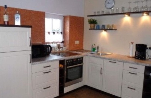 Muritz Casa | Cozy house with a fireplace and a large garden
