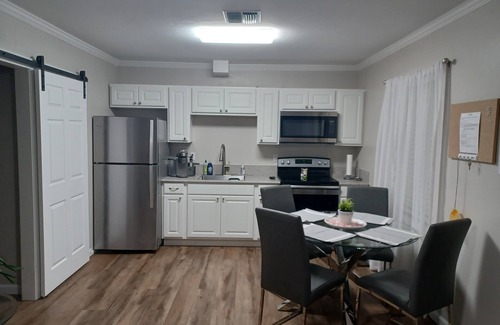 Milton Apartamento | COZY HOUSE!!! with Covered Parking
