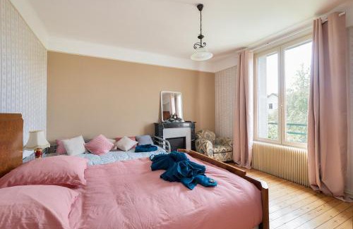 Limeil-Brevannes Casa | Cozy house with garage & large garden, PARIS Center 30min RER A, Orly airport