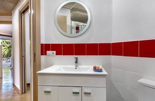 Crestatx Chalet De Esquí | Acogedora casa con jardín y piscina privada en una urbanización tranquila