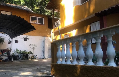Quitandinha Casa | Cozy house with indoor fireplace