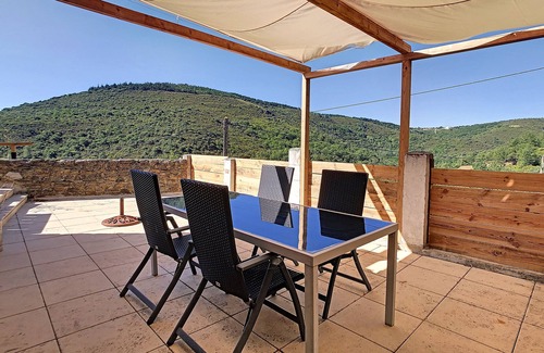 La Liviniere Casa | Cozy house with panoramic views and shared pool